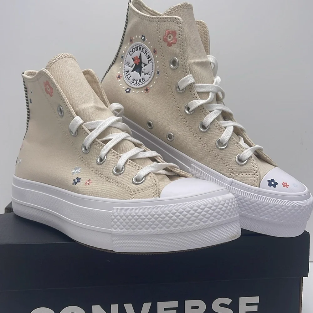 Converse Women's Cream High-Top Platform Sneakers A14265C CTAS LIFT HI LIGHT DUN